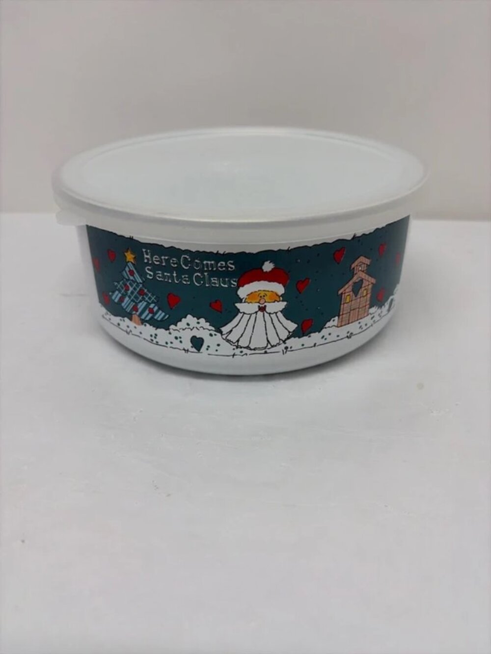 Holiday vintage enamel nesting bowl with lid